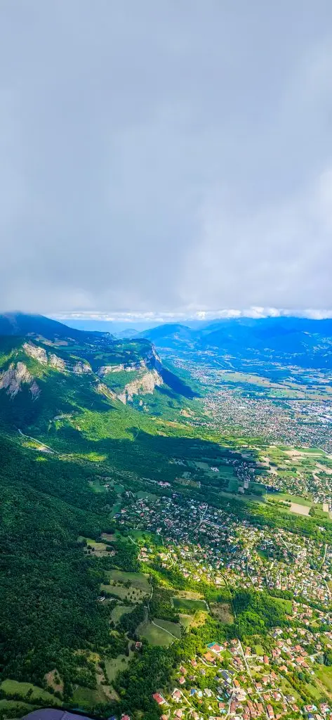 alt="paragliding site Saint-Hilaire Lumbin landing field"